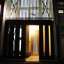 京都市東山区の変形した狭小地にらせん階段・ルーフバルコニーのある狭小和モダン注文住宅