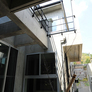 京都市北区の閑静な住宅街に屋上テラス、ジャグジーのあるコンクリート打放しのモダン住宅 